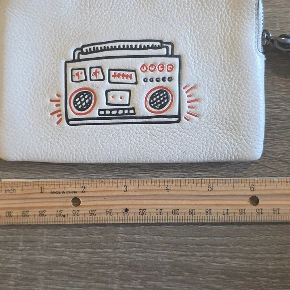 Coach Keith Haring Radio Boombox Wristlet Chalk White - Picture 10 of 11
